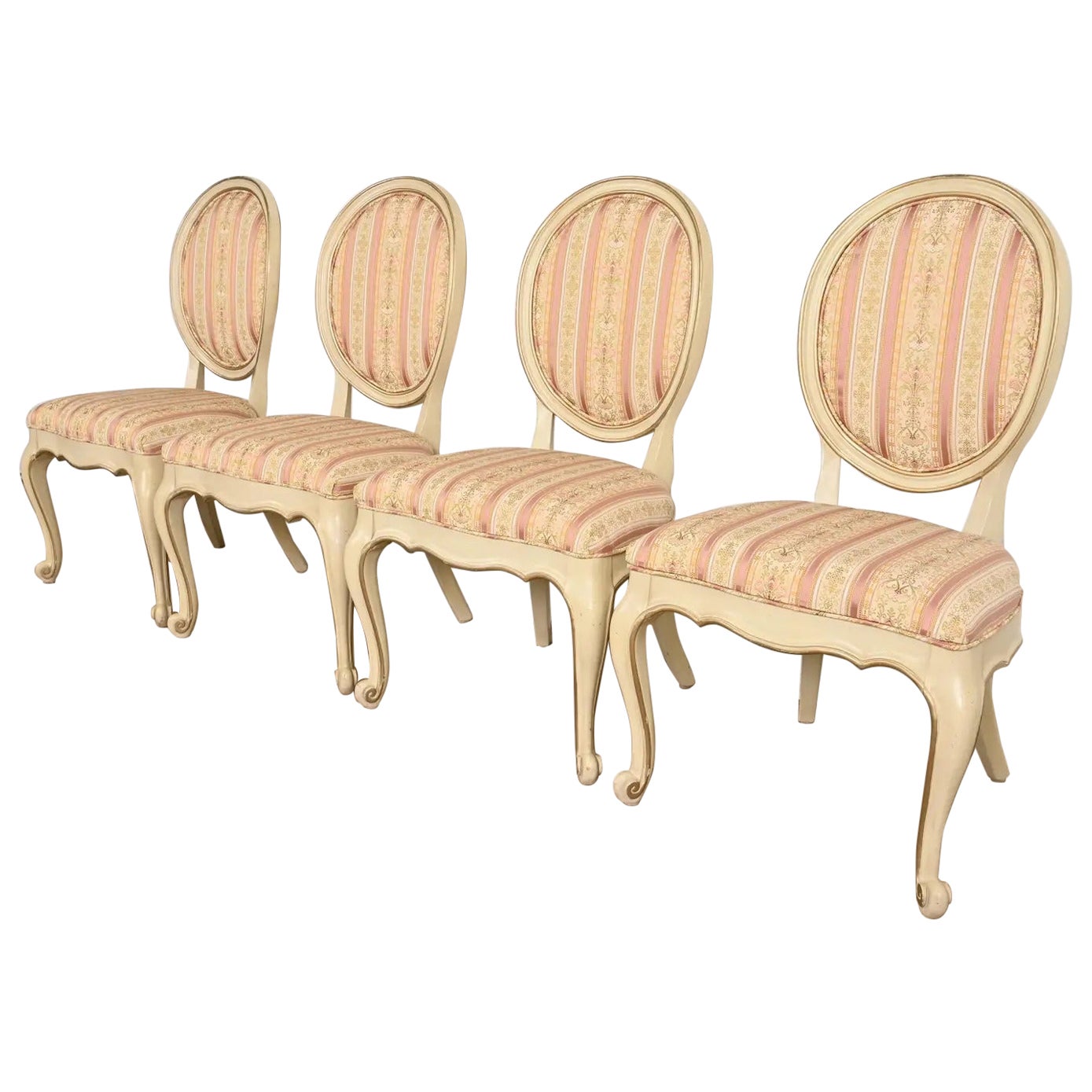 Karges Französisch Provincial Louis XV Creme lackiert und Gold vergoldet Esszimmerstühle im Angebot