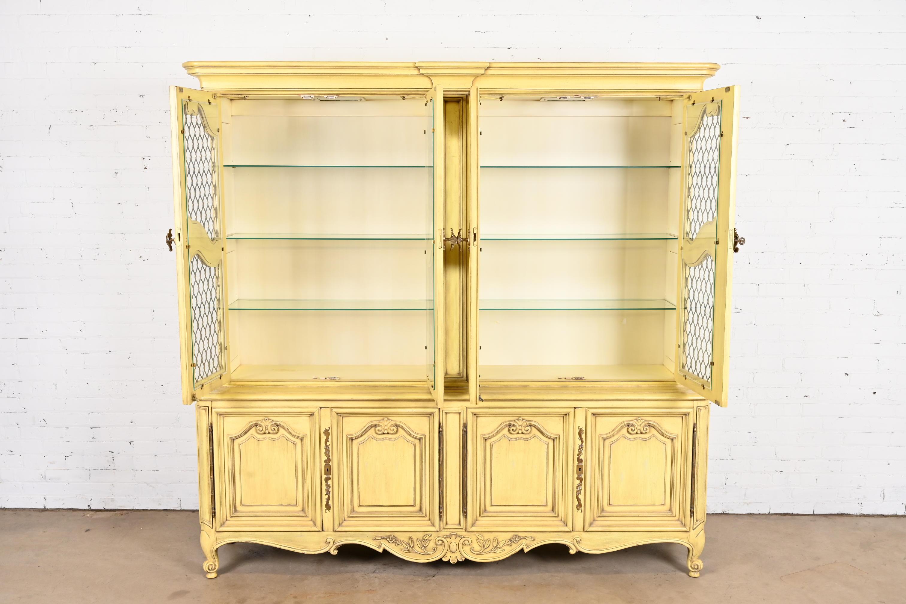 Mid-20th Century Karges French Provincial Louis XV Cream Lacquered Breakfront Bookcase Cabinet For Sale