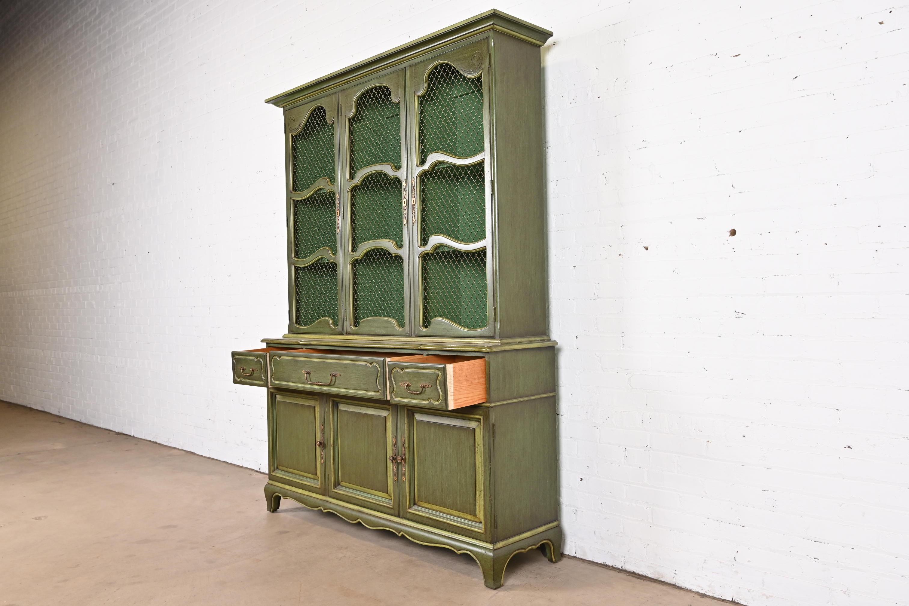 Karges French Provincial Louis XV Green Lacquered Breakfront Bookcase Cabinet In Good Condition In South Bend, IN
