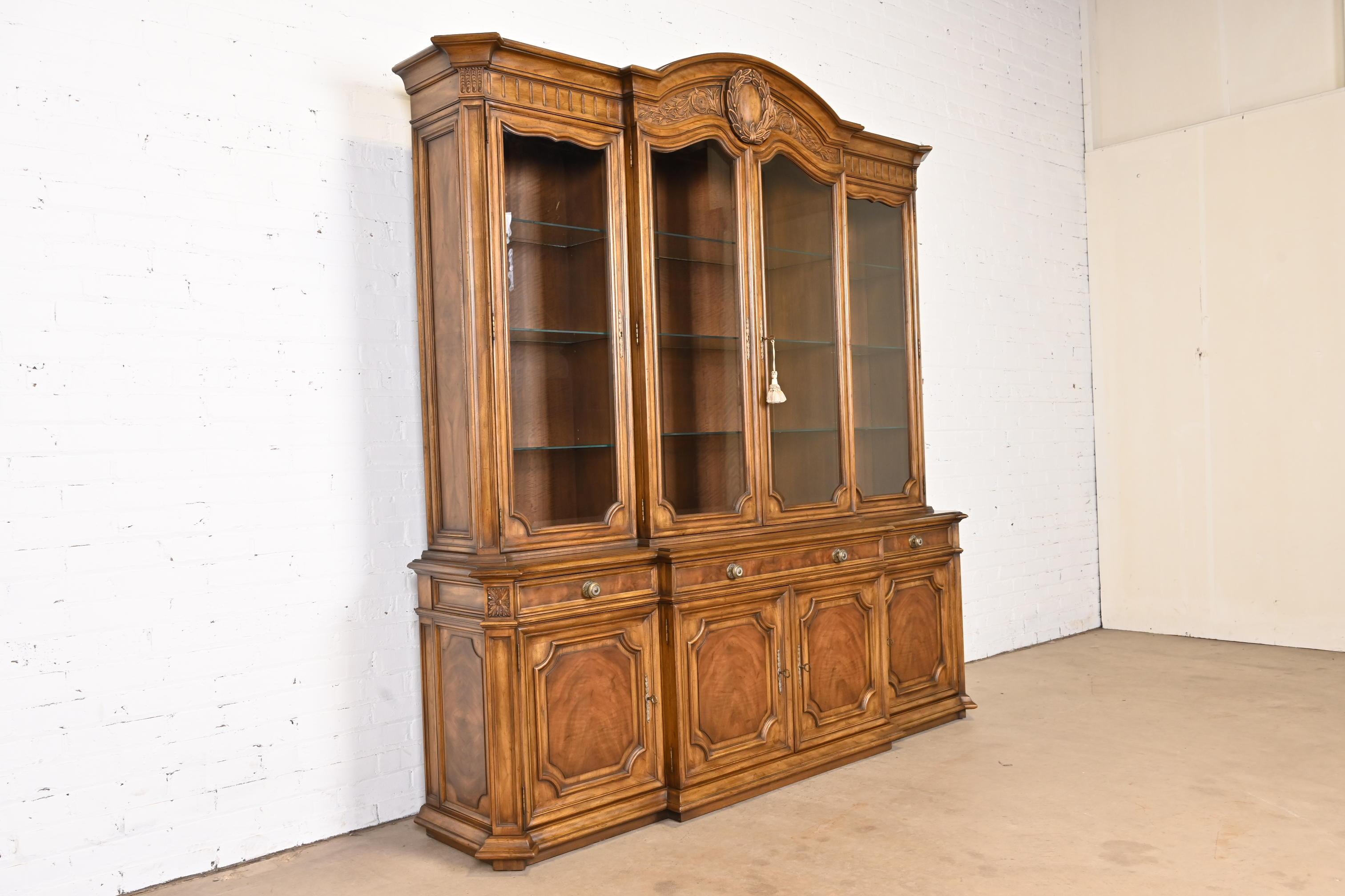 Karges French Regency Louis XVI Burled Walnut Breakfront Bookcase Cabinet, 1960s In Good Condition In South Bend, IN