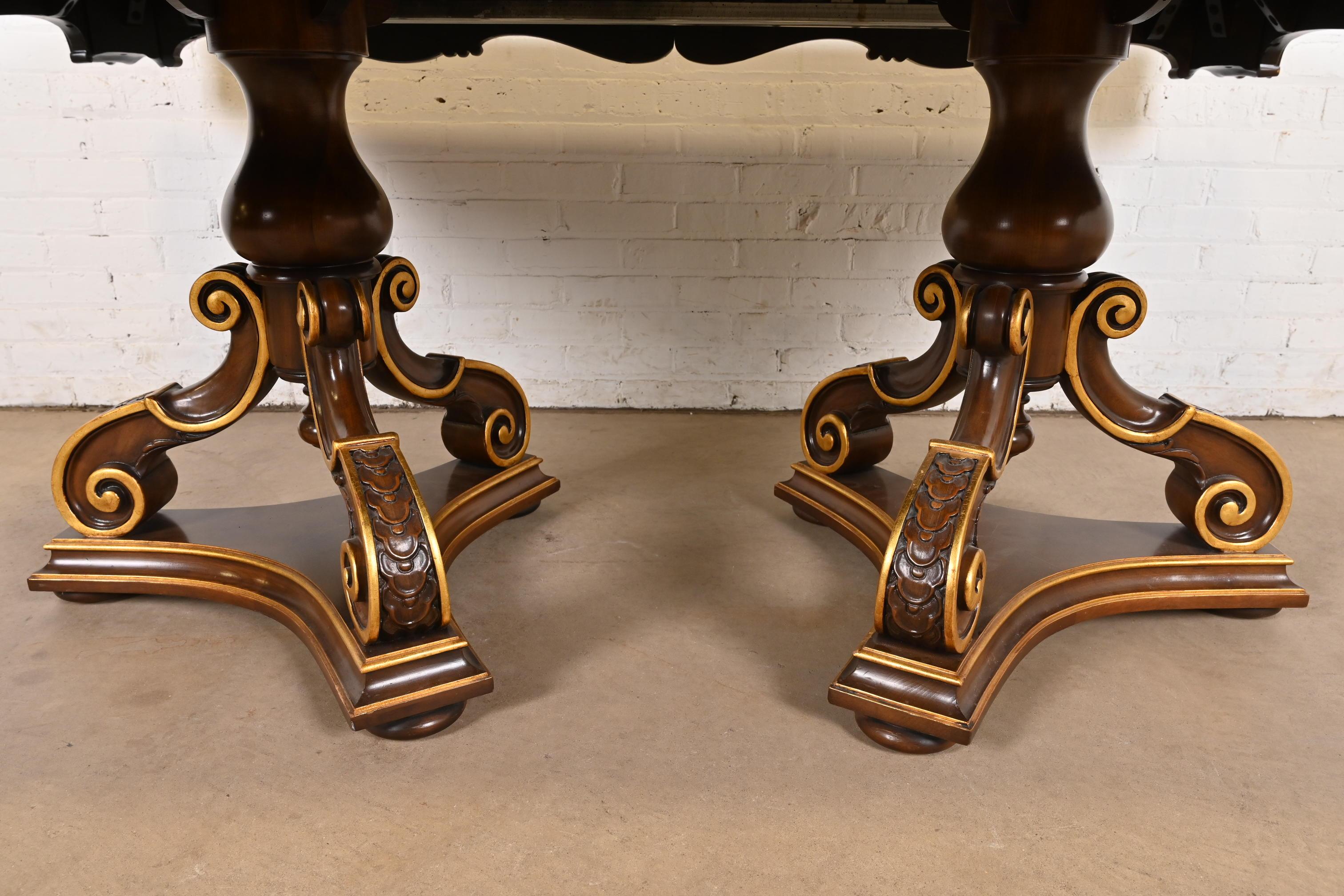 Karges Table de salle à manger à double piédestal en noyer ronceux Louis XVI Régence française en vente 4