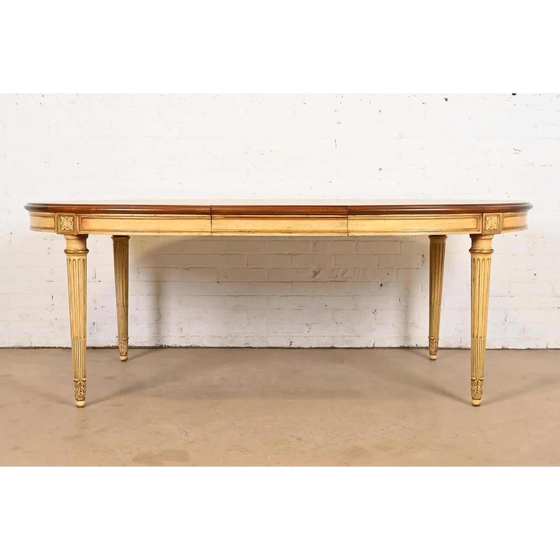 Karges French Regency Louis XVI Burled Walnut Extension Dining Table, Refinished In Good Condition For Sale In South Bend, IN