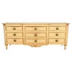 Karges Französisch Regency Louis XVI Creme lackiert und Gold vergoldet Kommode