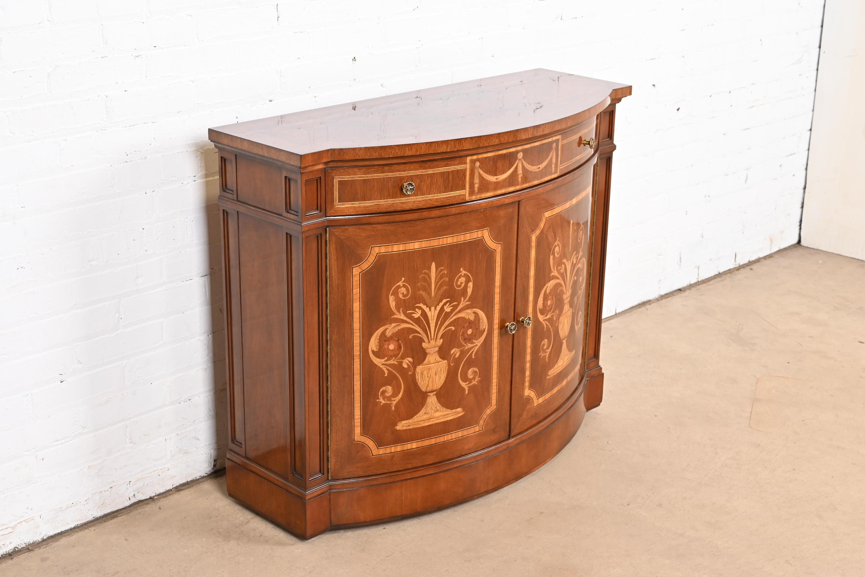 Karges Französisch Regency Louis XVI Mahagoni Intarsien-Buffetserviergeschirr mit Intarsien im Zustand „Gut“ im Angebot in South Bend, IN