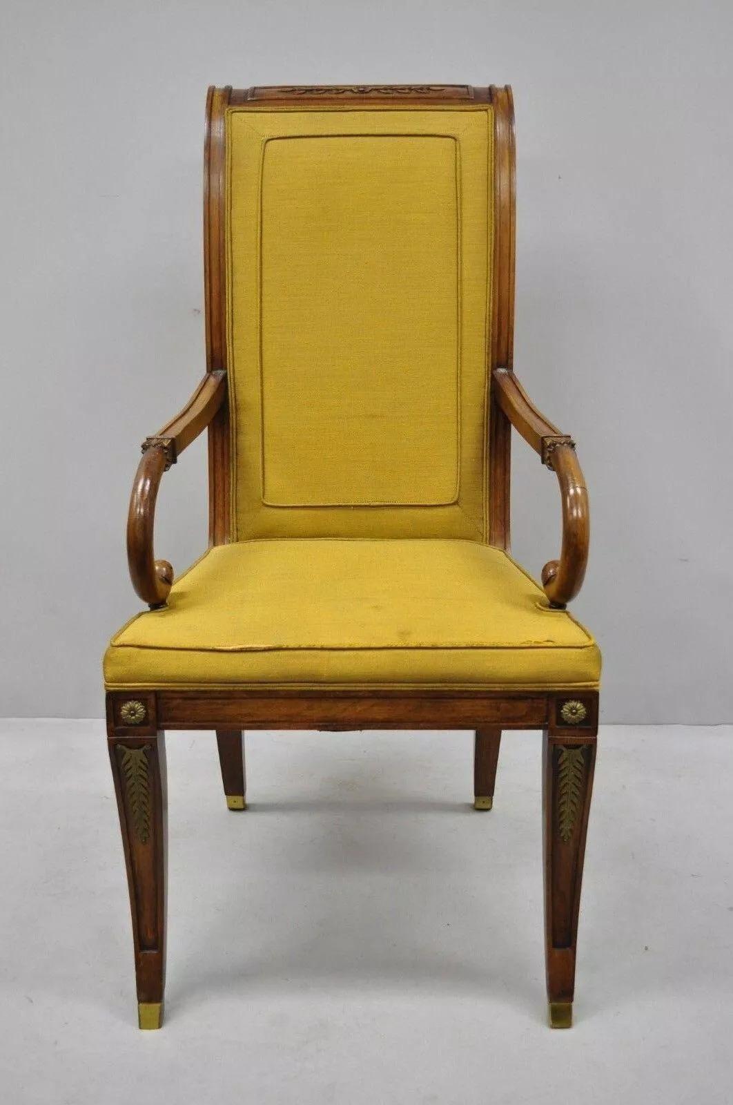 Regency Sedia da pranzo Karges in stile reggenza francese Klismos con gambe a sciabola in noce - Set di 6 in vendita