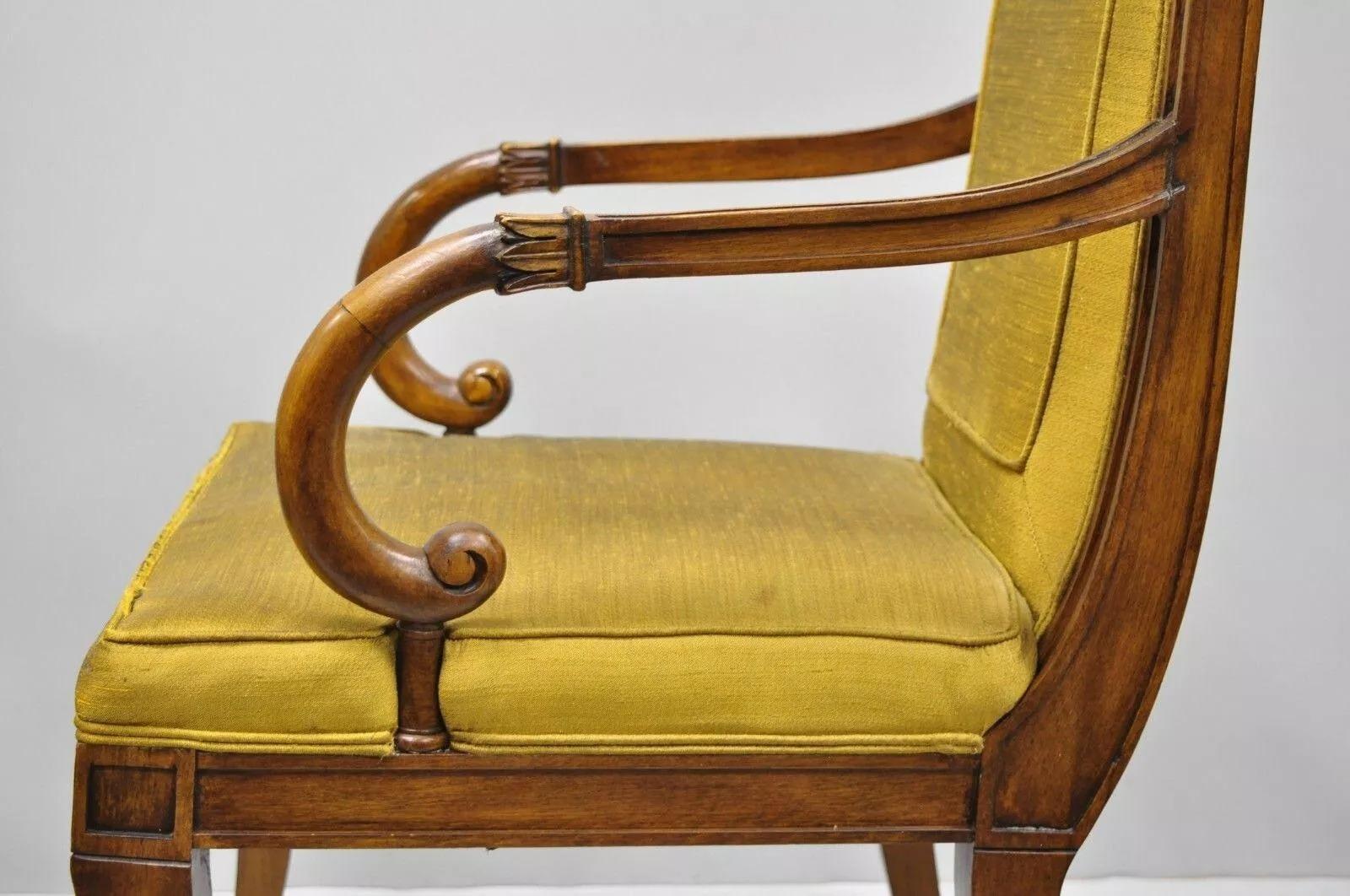 Sedia da pranzo Karges in stile reggenza francese Klismos con gambe a sciabola in noce - Set di 6 in vendita 1