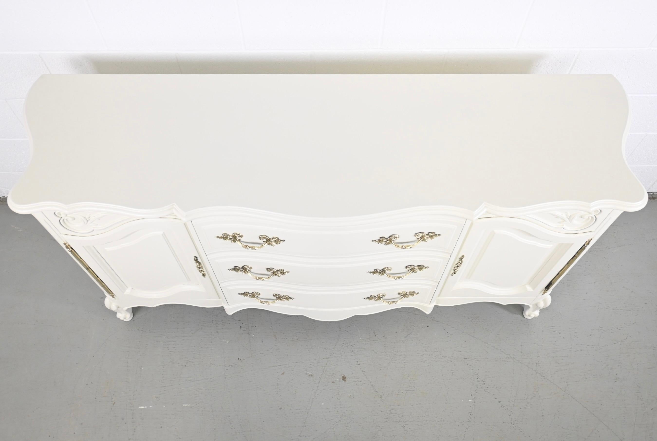 Late 20th Century Karges Furniture Louis XV French Provincial Credenza or Sideboard For Sale