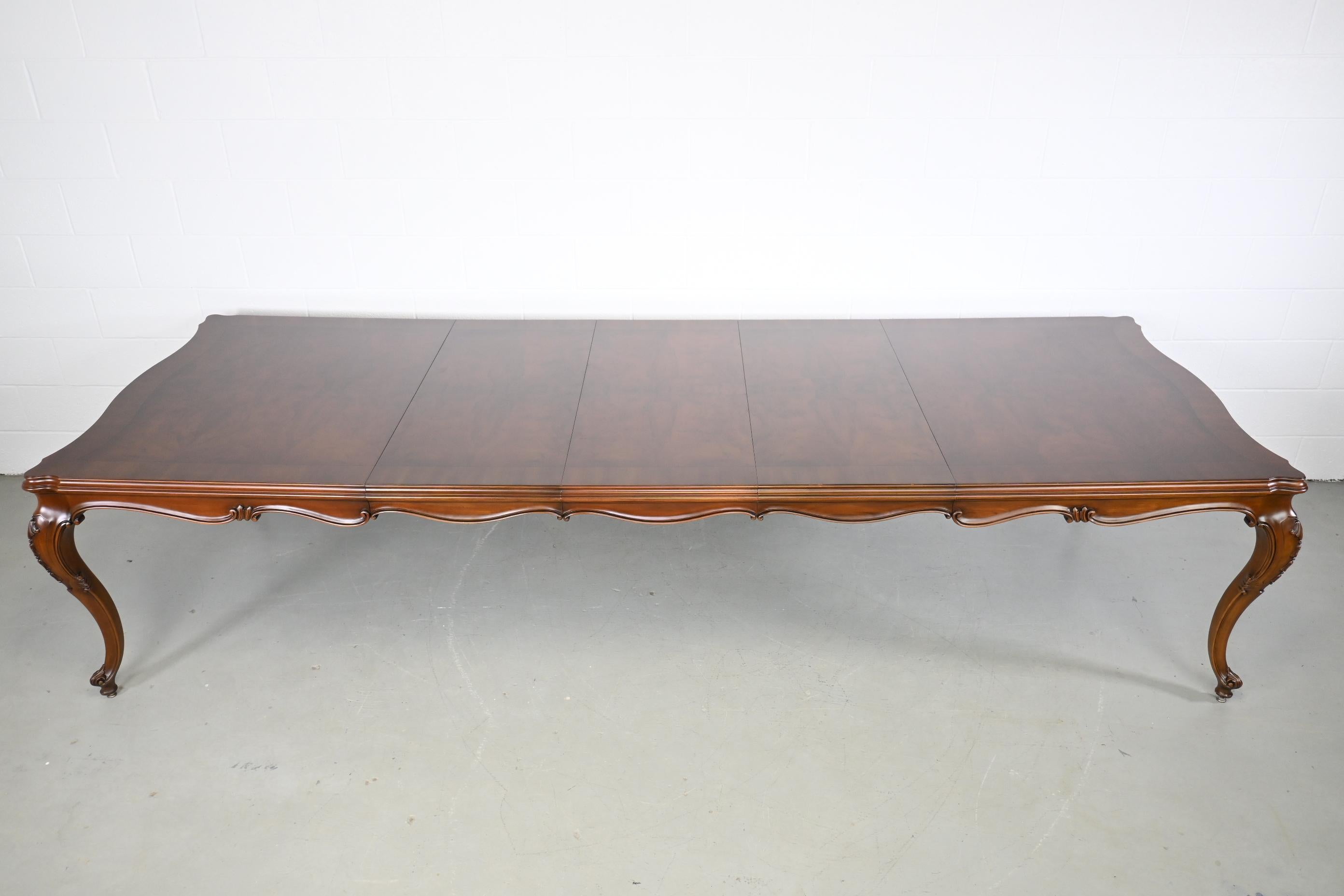 Karges Furniture Louis XV Style French Provincial Extension Dining Table In Good Condition In Morgan, UT
