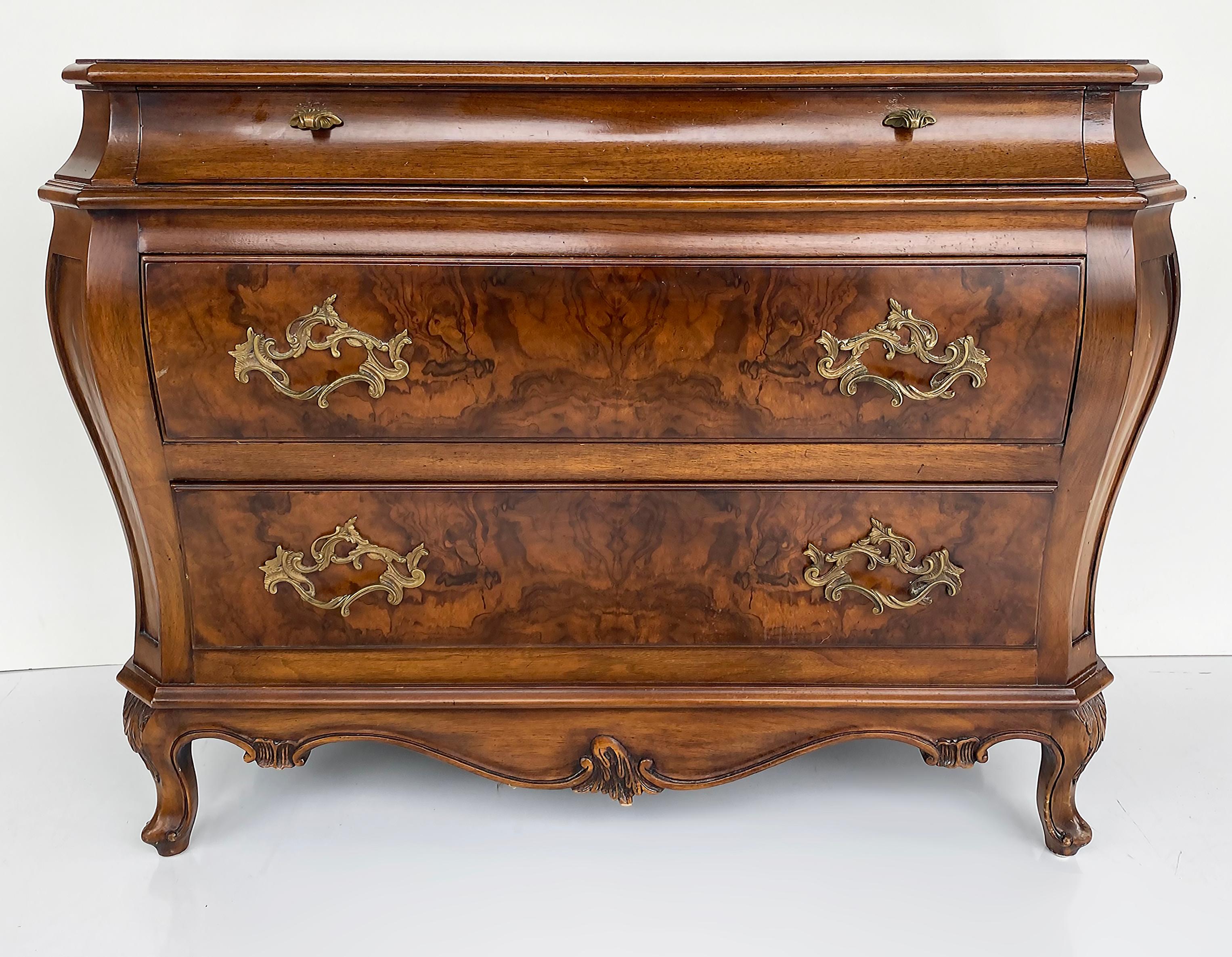 Karges Furniture Louis XVI Bombe 3-Drawer Commode, Burl Walnut In Good Condition For Sale In Miami, FL