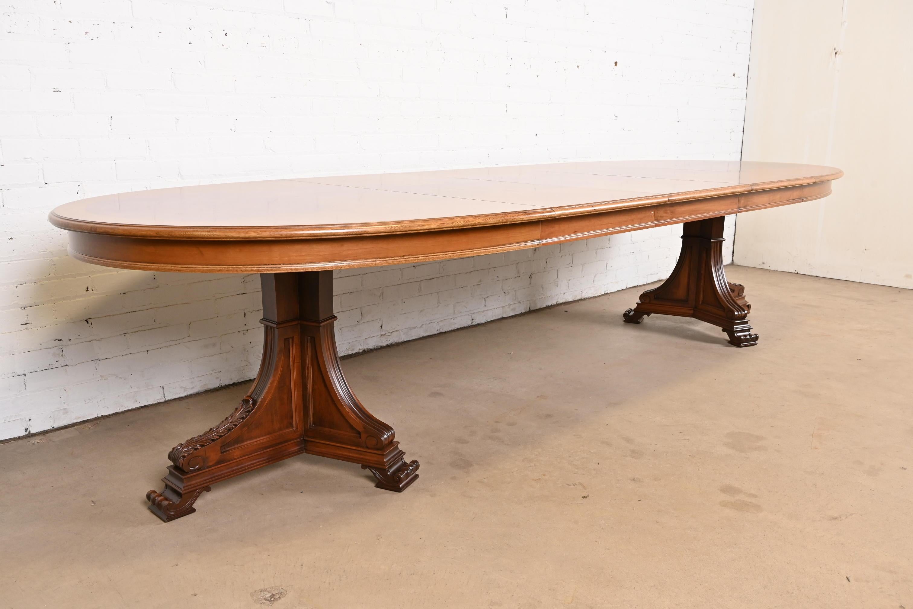 Néoclassique Karges Italian Provincial Burled Walnut Double Pedestal Extension Dining Table en vente