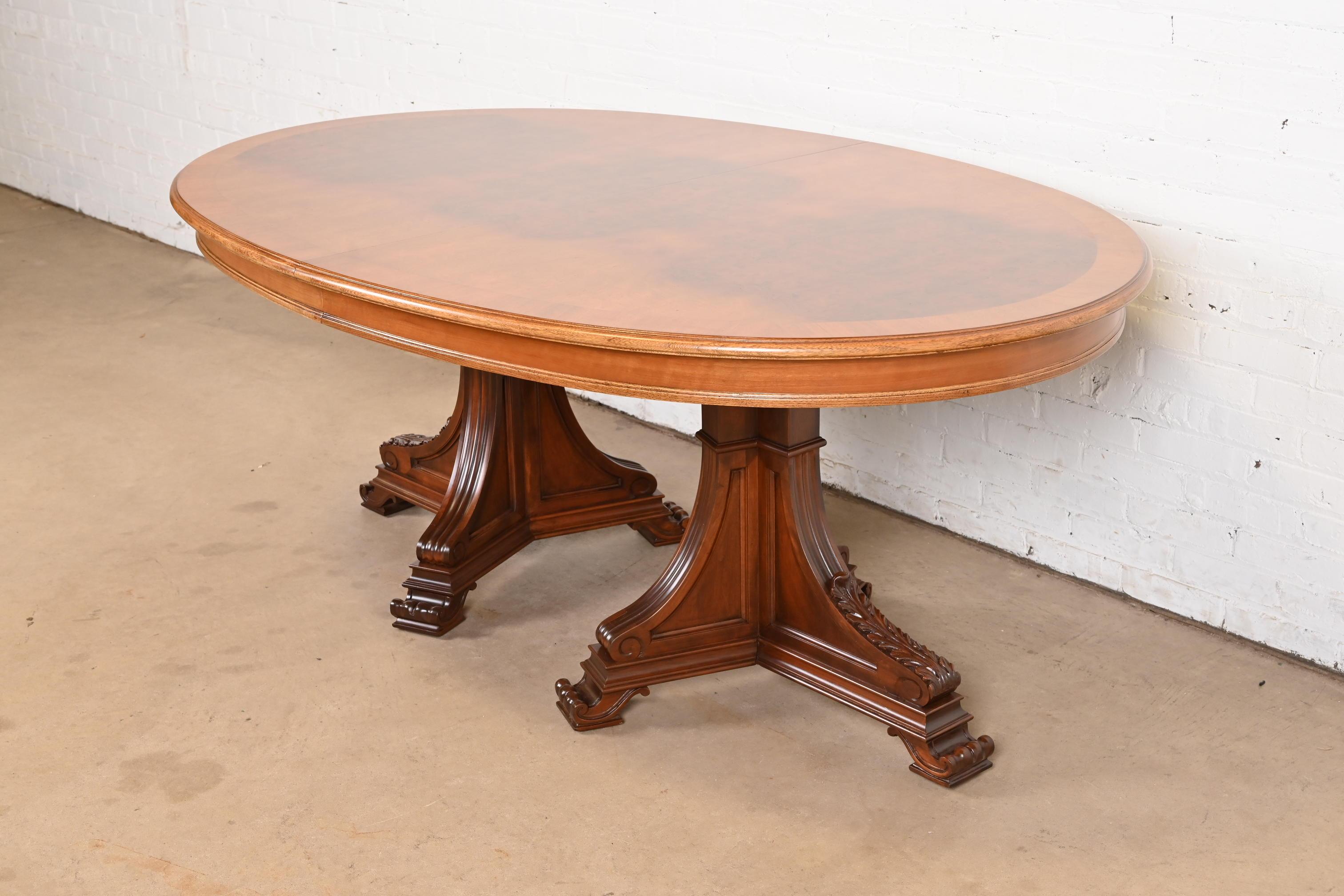 Karges Italian Provincial Burled Walnut Double Pedestal Extension Dining Table en vente 1