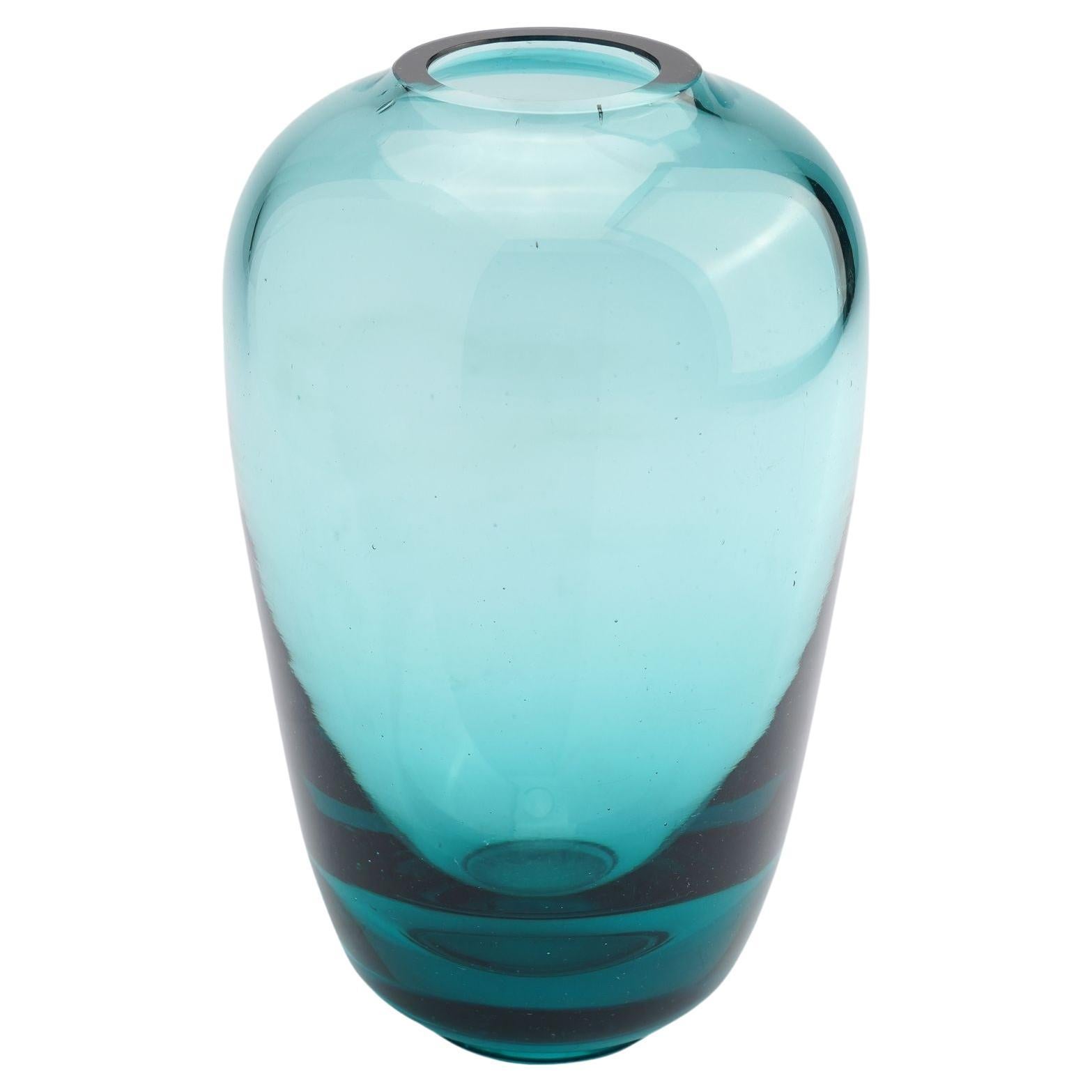 Vase Karhula en verre d'art soufflé bleu-vert, années 1940 en vente