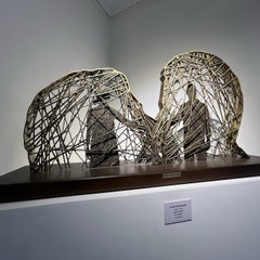 « You and Me » : sculpture abstraite unique en fil de fer, 24 pouces x 47 pouces, par Karim Abd Elmalak