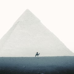 Pyramides au crépuscule' Photographie 64" x 64" encadrée par Karim