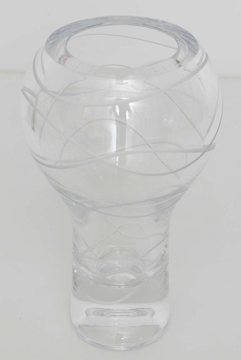 Karim Rashid for Nambe Figure 8 Crystal Glass Etched Vase For Sale 1