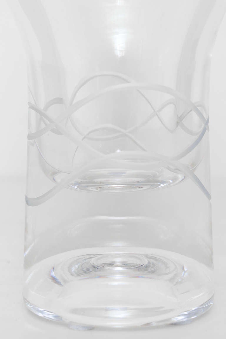 Américain Karim Rashid for Nambe Figure 8 Crystal Glass Etched Vase en vente