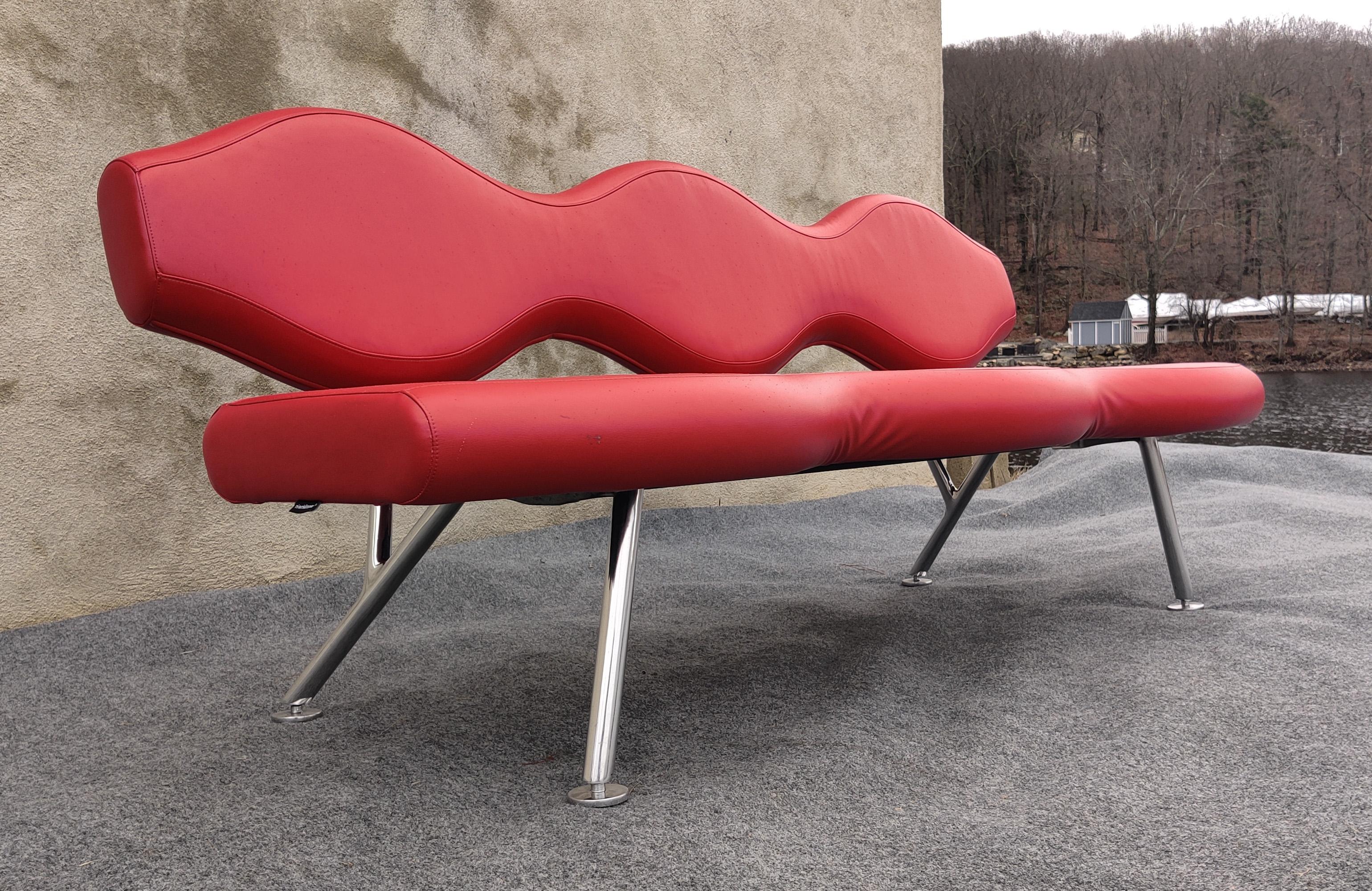 Karim Rashid for Nienkamper Verde Red Leather & Aluminum Modern 3-Seat Sofa In Good Condition For Sale In Philadelphia, PA