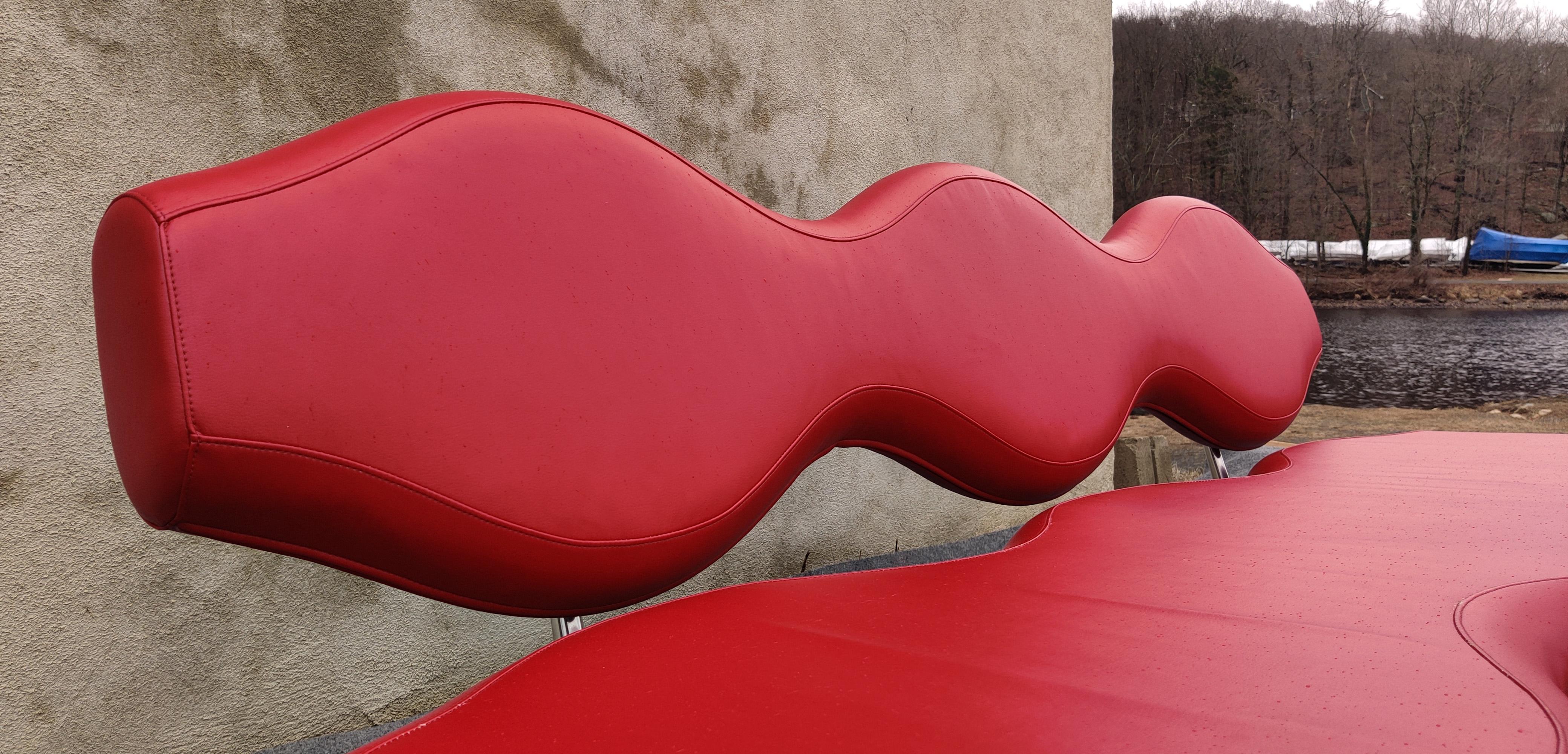 Karim Rashid for Nienkamper Verde Red Leather & Aluminum Modern 3-Seat Sofa For Sale 2