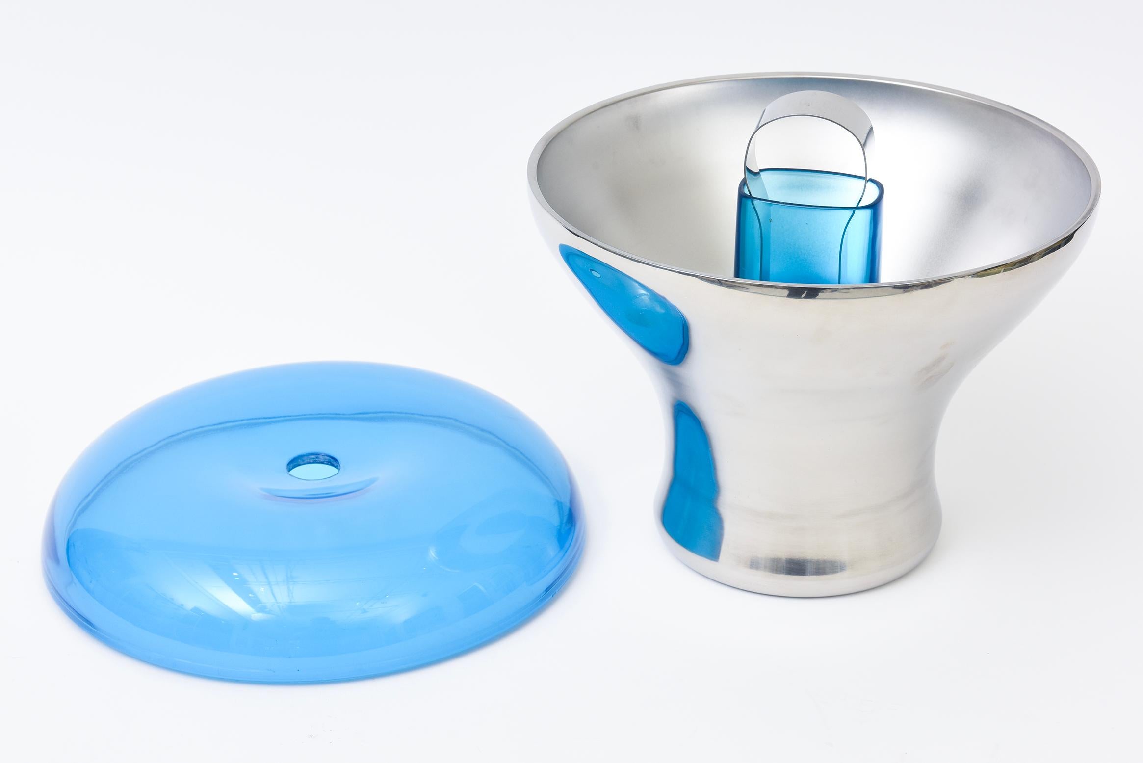 Karim Rashid Lucite blu zaffiro, secchiello per il ghiaccio A Space Age in acciaio inossidabile, infradito in vendita 5