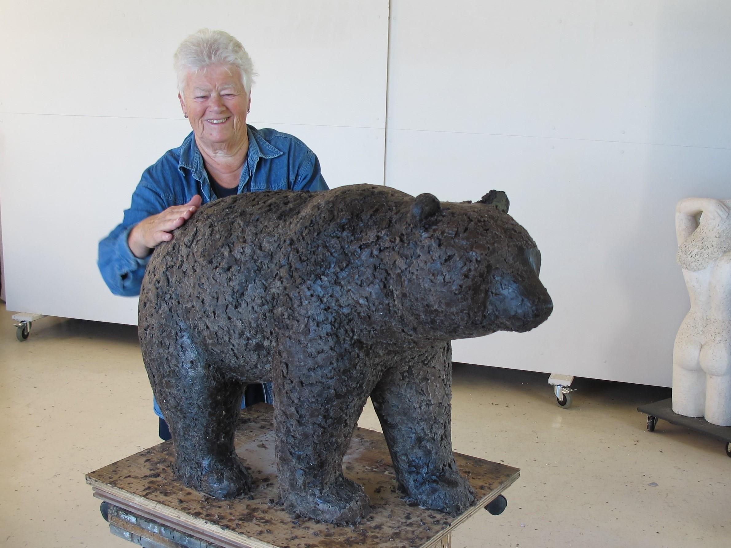 ''Ours avec ourson'' Sculpture hollandaise contemporaine en bronze d'un ours brun avec son ourson en vente 9