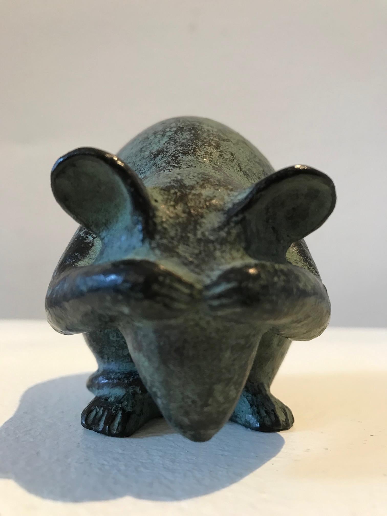 ''Mouse, Hiding'' Dutch Contemporary Bronze Sculpture of a Mouse Hiding For Sale 1