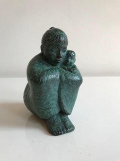Zeitgenössische holländische Bronzeskulptur einer Mutter mit Kind, „Security“ 