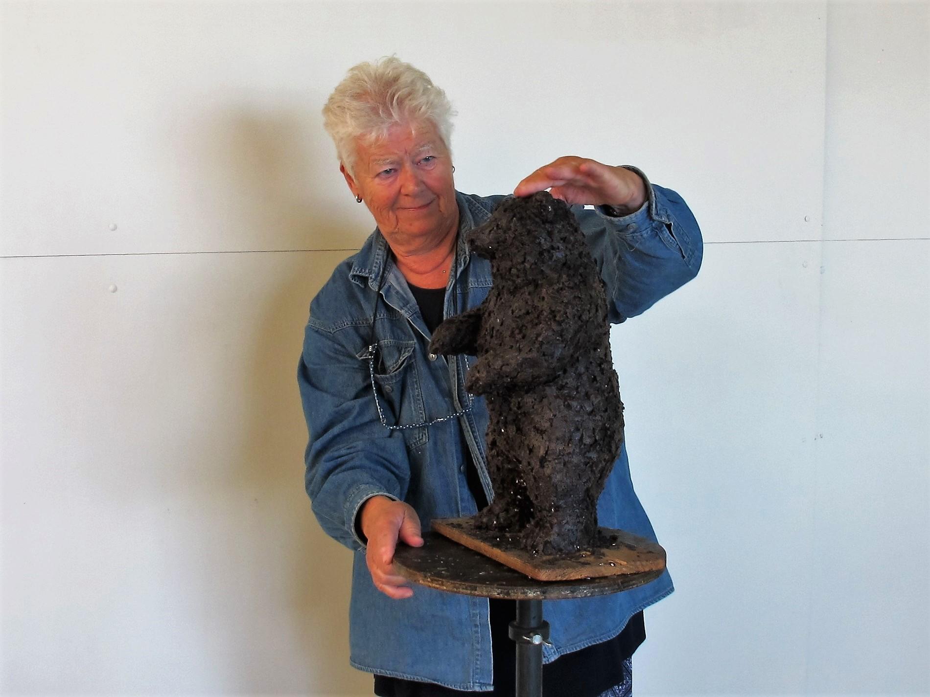 ''Chat assis'' Sculpture en bronze contemporaine hollandaise d'un chat, félin en vente 7