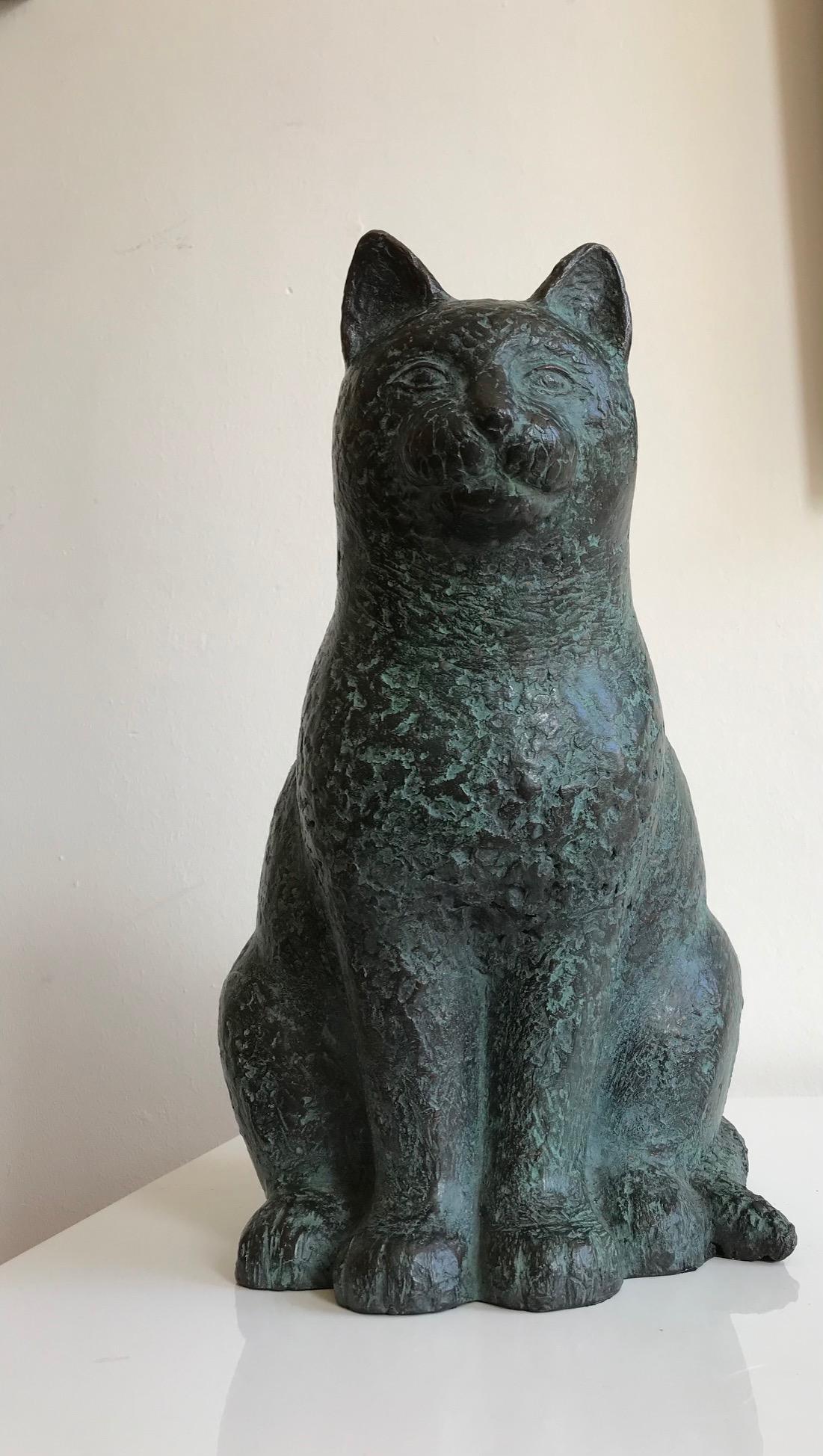 Figurative Sculpture Karin Beek - ''Chat assis'' Sculpture en bronze contemporaine hollandaise de chat, félin