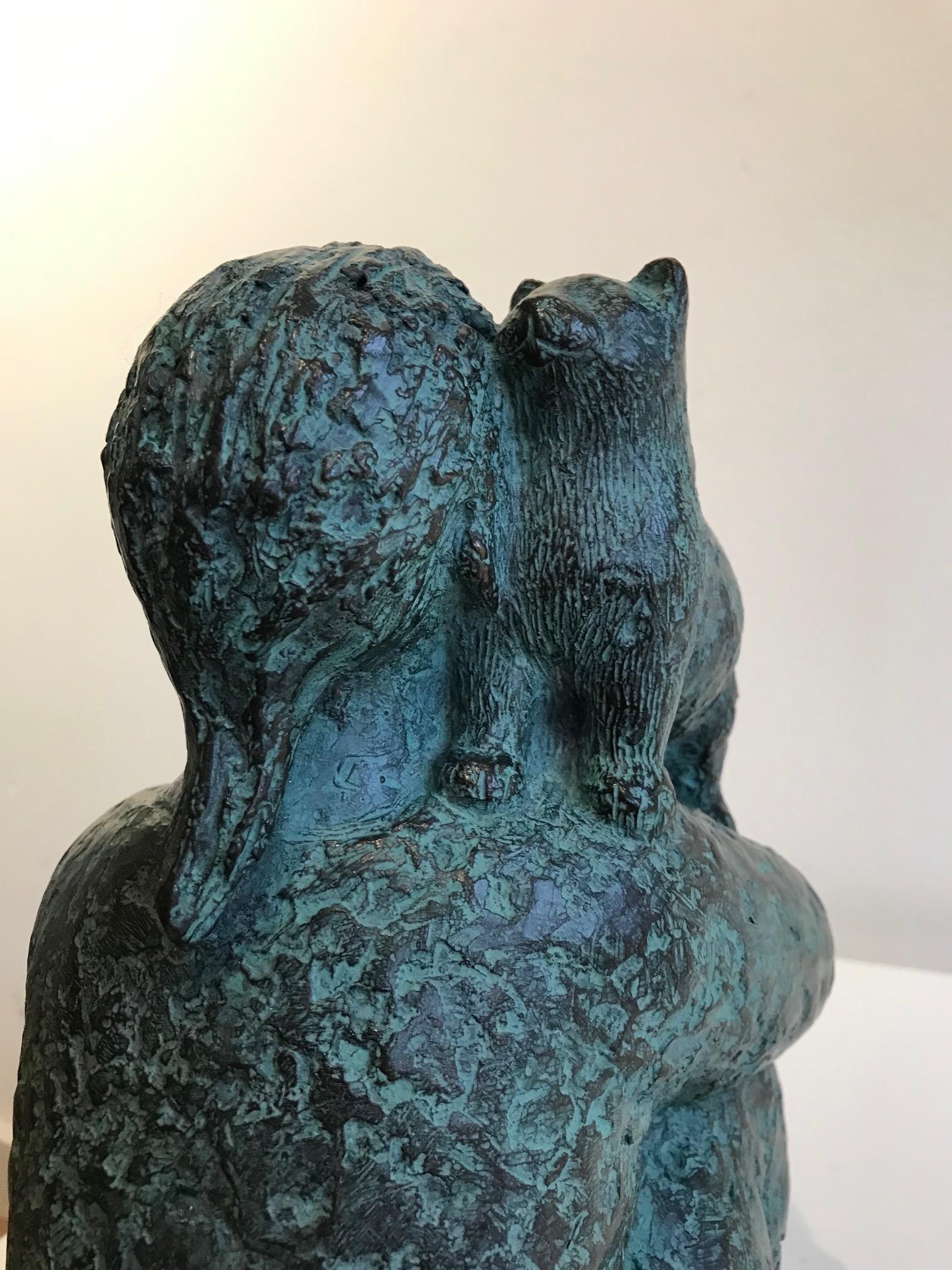Sculpture contemporaine néerlandaise en bronze d'une femme et d'une chaton « Sweet Kitten » en vente 4