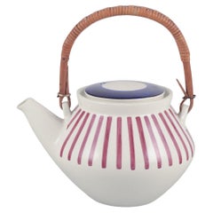 Karin Björquist for Gustavsberg. Porcelain "Tea Röd" teapot with red stripes.