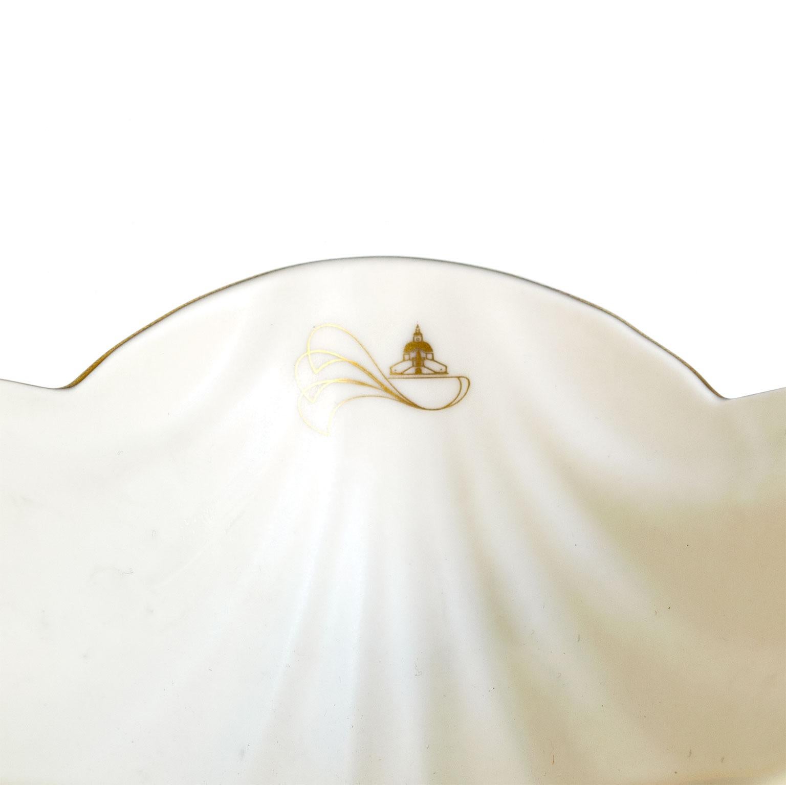 Karin Bjòrquist cuenco esmaltado blanco y dorado, Rörstrand Suecia, escandinavo moderno finales del siglo XX en venta