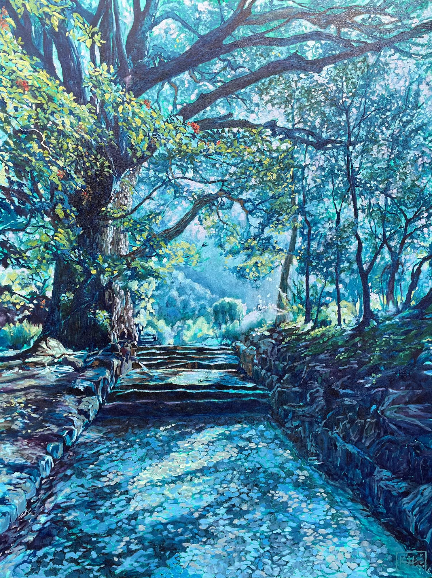 Landscape Painting di Karin Hopkinson - Pittura ad olio blu di studio del paesaggio forestale "Into the Wood - Passage" (Nel bosco - Passaggio)