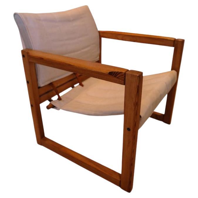 Karin Mobring Fauteuil Safari en pin avec assise en toile et sangles en cuir Fabriqué en Suède pour Ikea 1972

Karin Elisabet Mobring (1927-08-07 - 2005-02-17), Designer de meubles
Karin Mobring était designer de meubles. Les meubles qu'elle a
