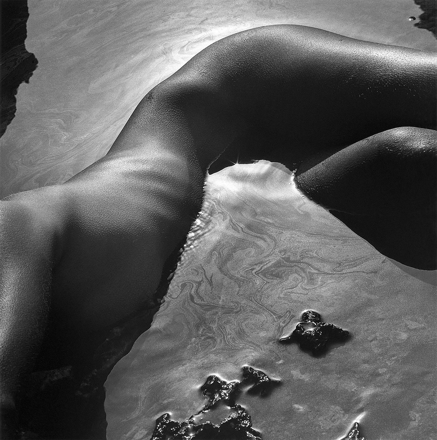 Karin Rosenthal Black and White Photograph – Santorin