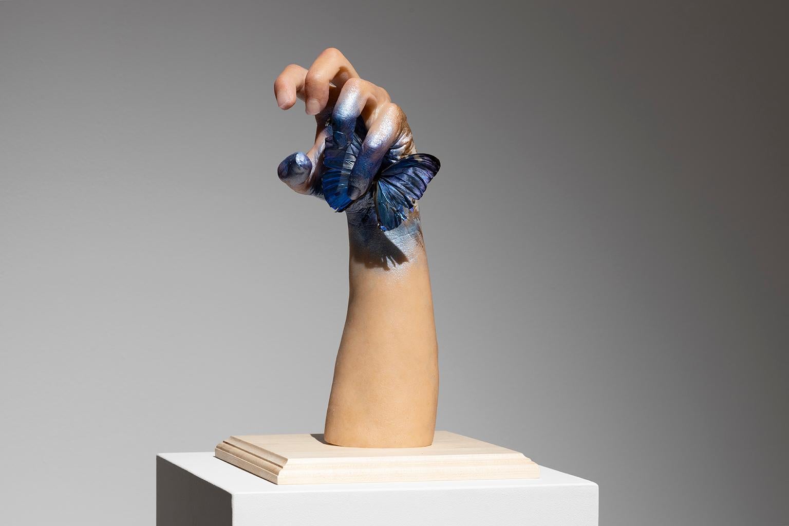 Karine Payette Figurative Sculpture - Adaptation V
