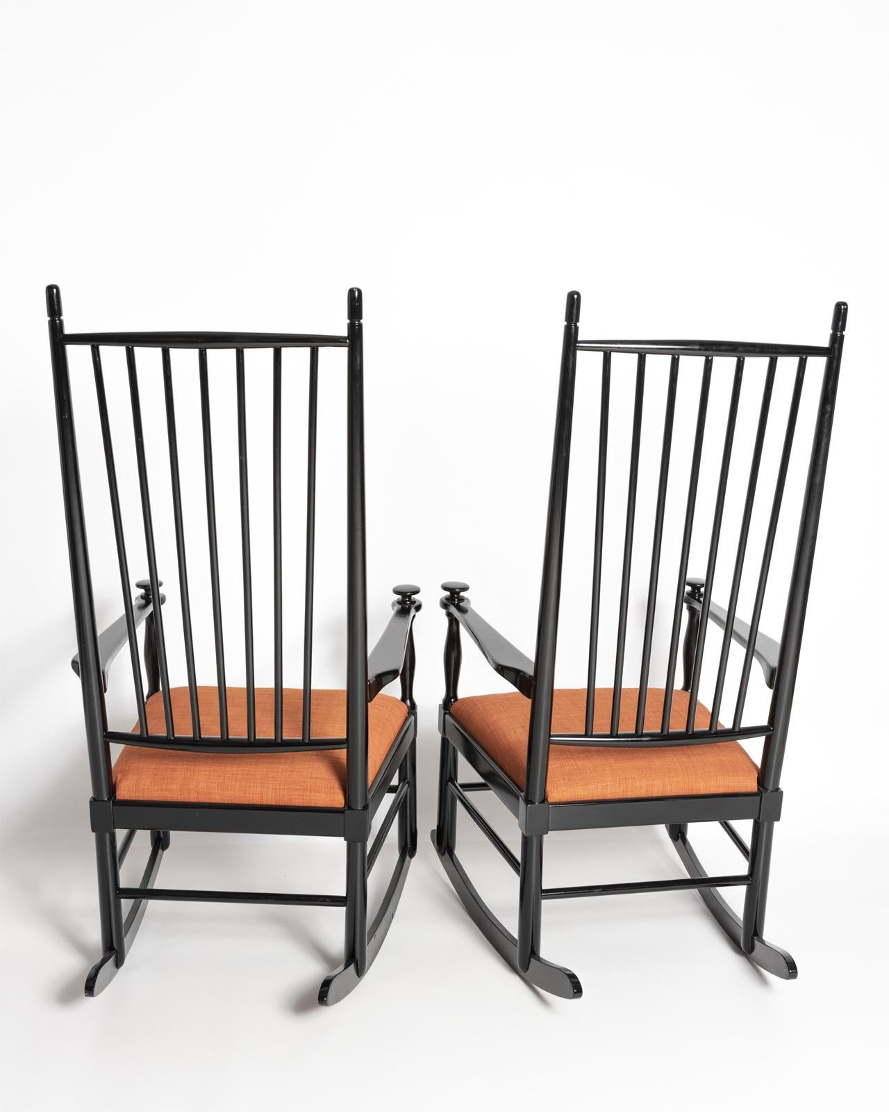 Paire de chaises à bascule 