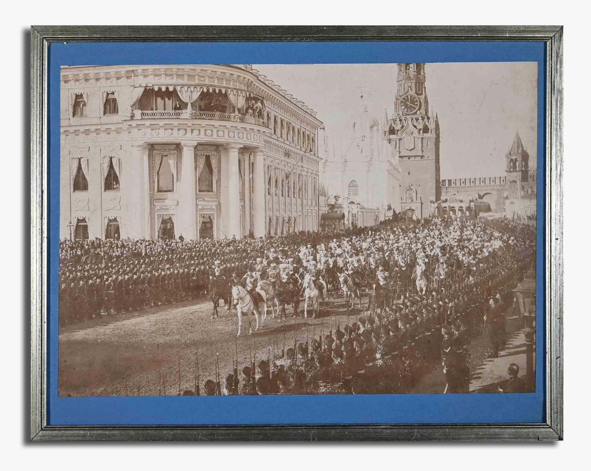 Moscow parade is an original modern artwork realized in the end of 19th century by Karl Bulla.

Original black and white photograph.

The artwork depicts a parade in Moscow.

Includes frame (fair conditions): 36.5 x 46.5 cm

