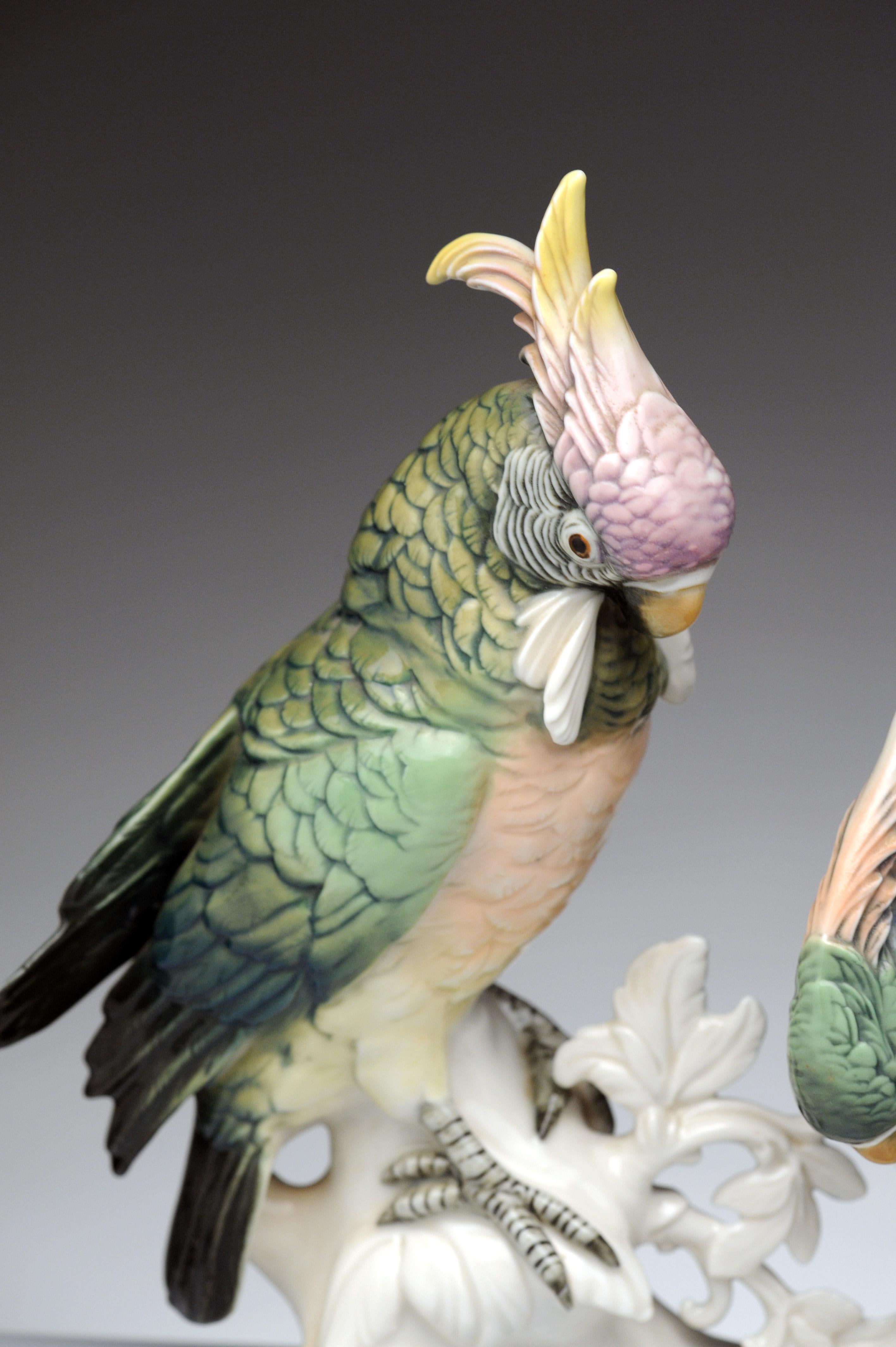 Allemand Figurine d'oiseau cacatoès perroquet en porcelaine allemande Karl Ens