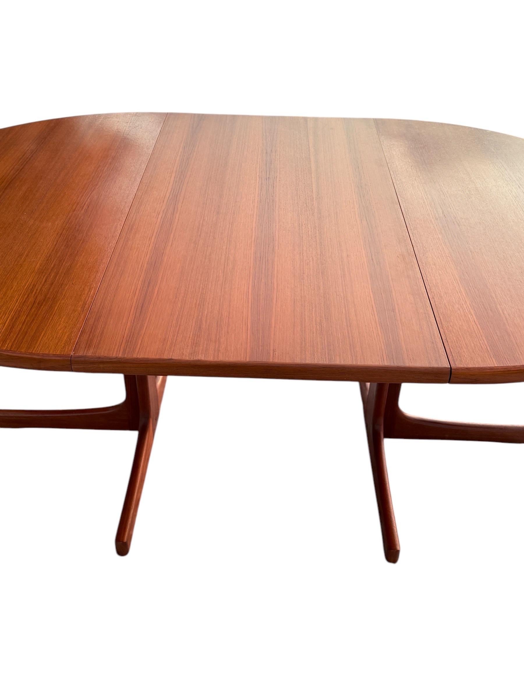 Karl-Erik Ekselius for JOC Møbler Round to Oval Teak Dining Table 2