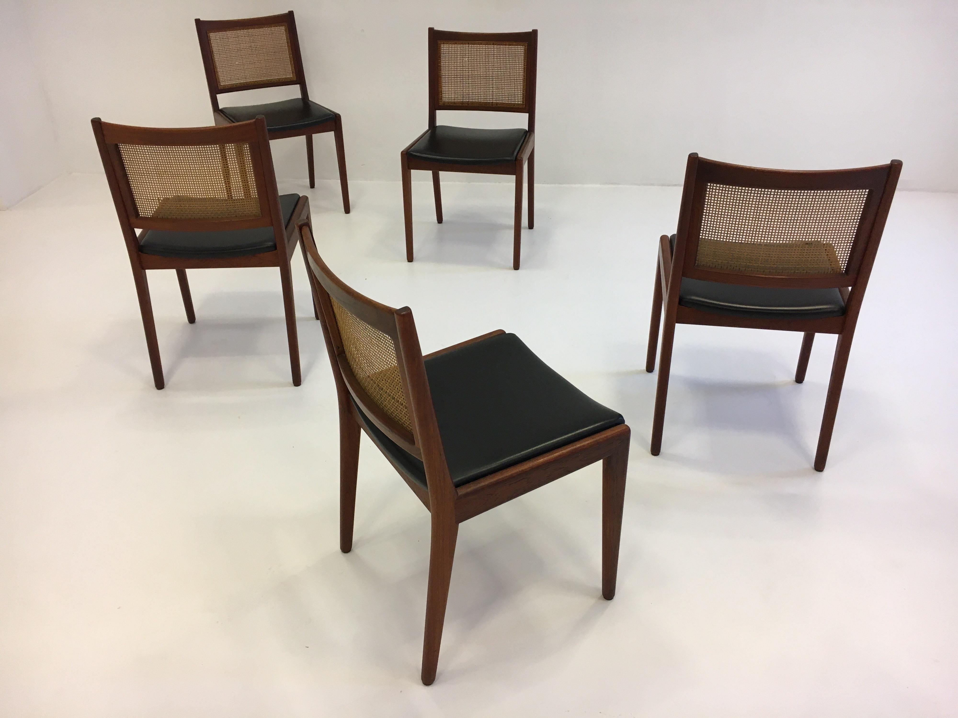 Karl-Erik Ekselius Set of Six Dining Chairs in Teak and Cane, Sweden, 1950s 3