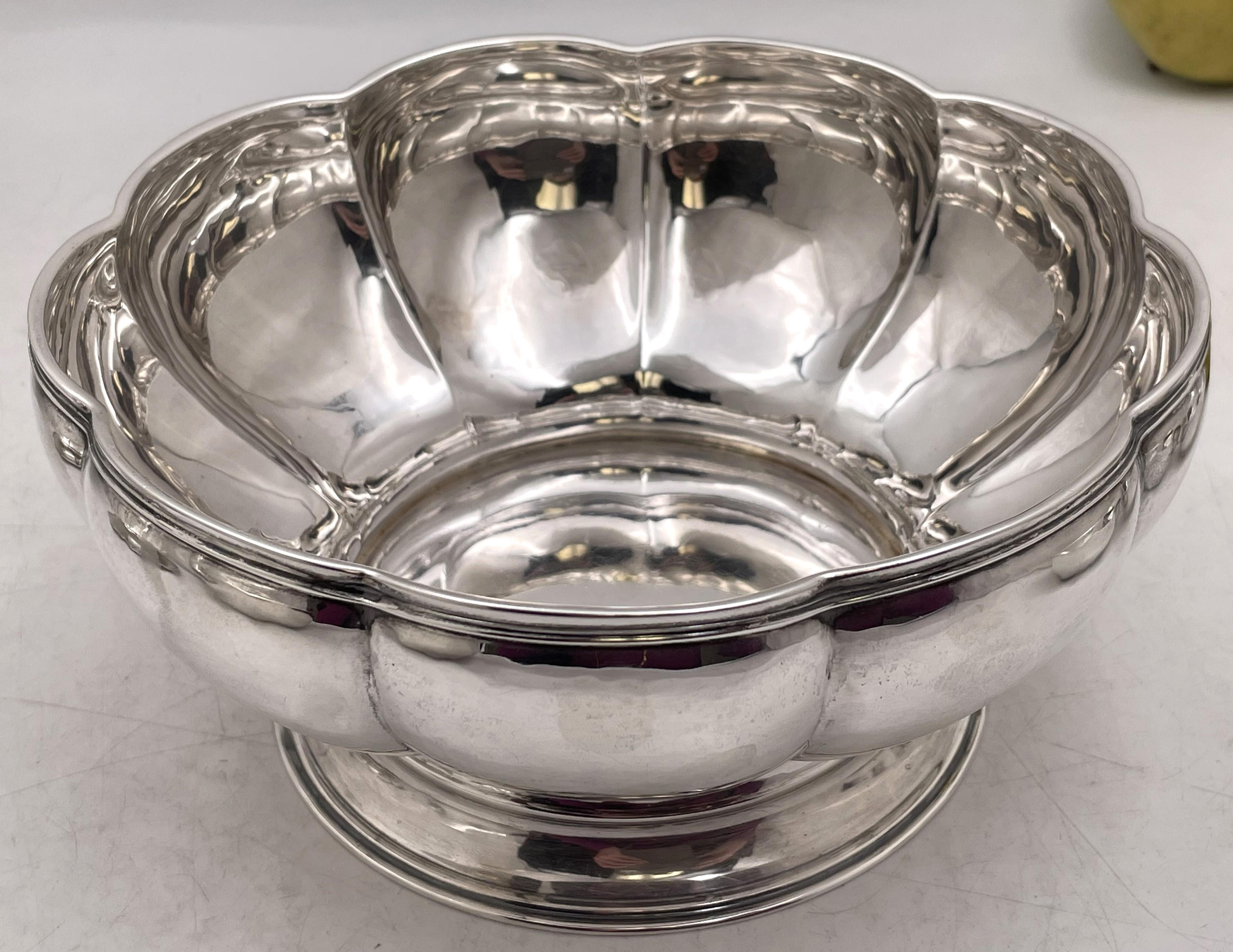 Arts and Crafts Ciotola da centrotavola martellata Karl F. Leinonen in argento sterling di Boston Arts & Crafts in vendita