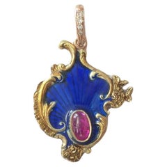 Colgante de rubí esmaltado en oro Karl Fabergé