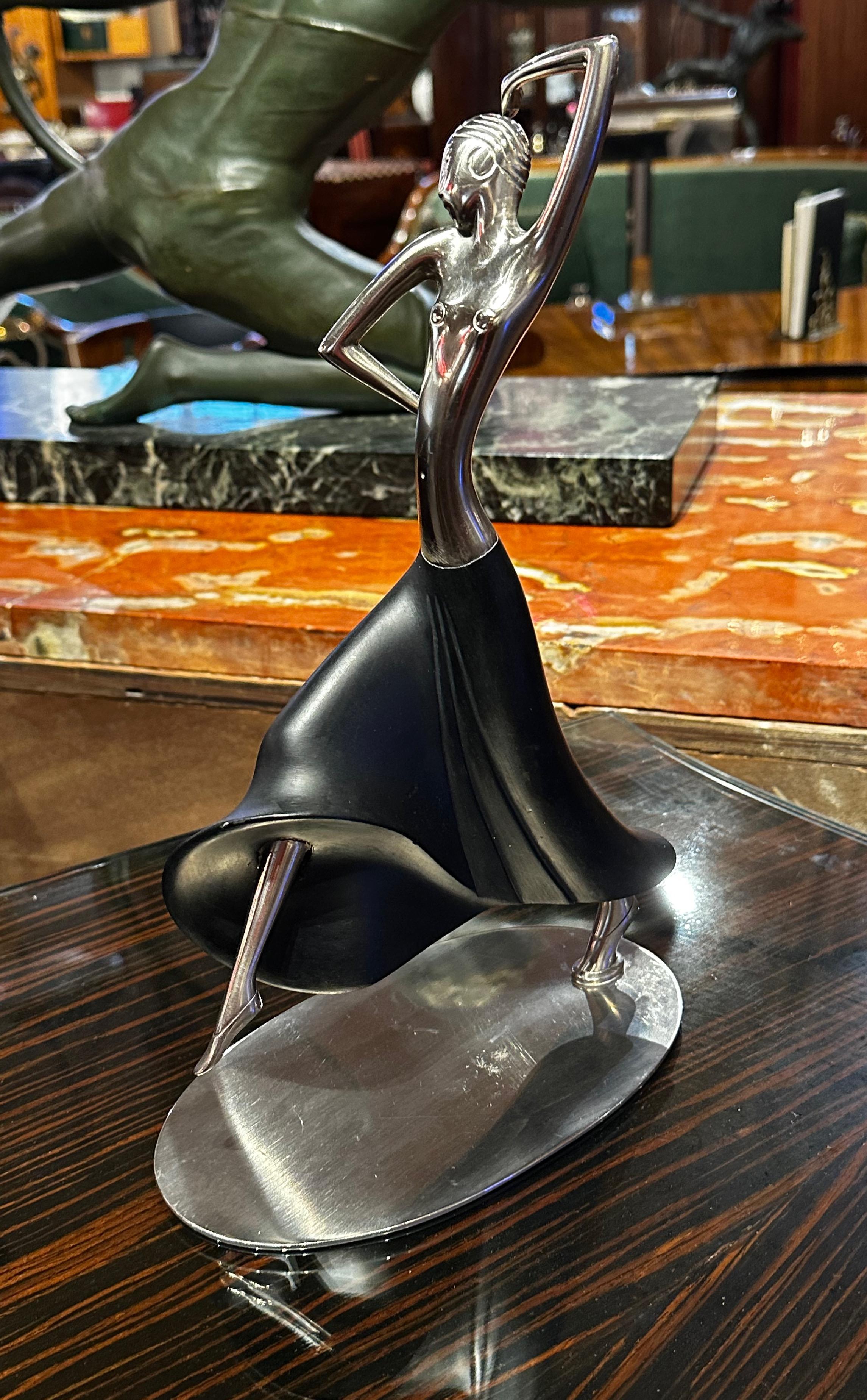 Sculpture moderniste rare de Josephine Baker pour Hagenauer fabriquée à Vienne en vente 2