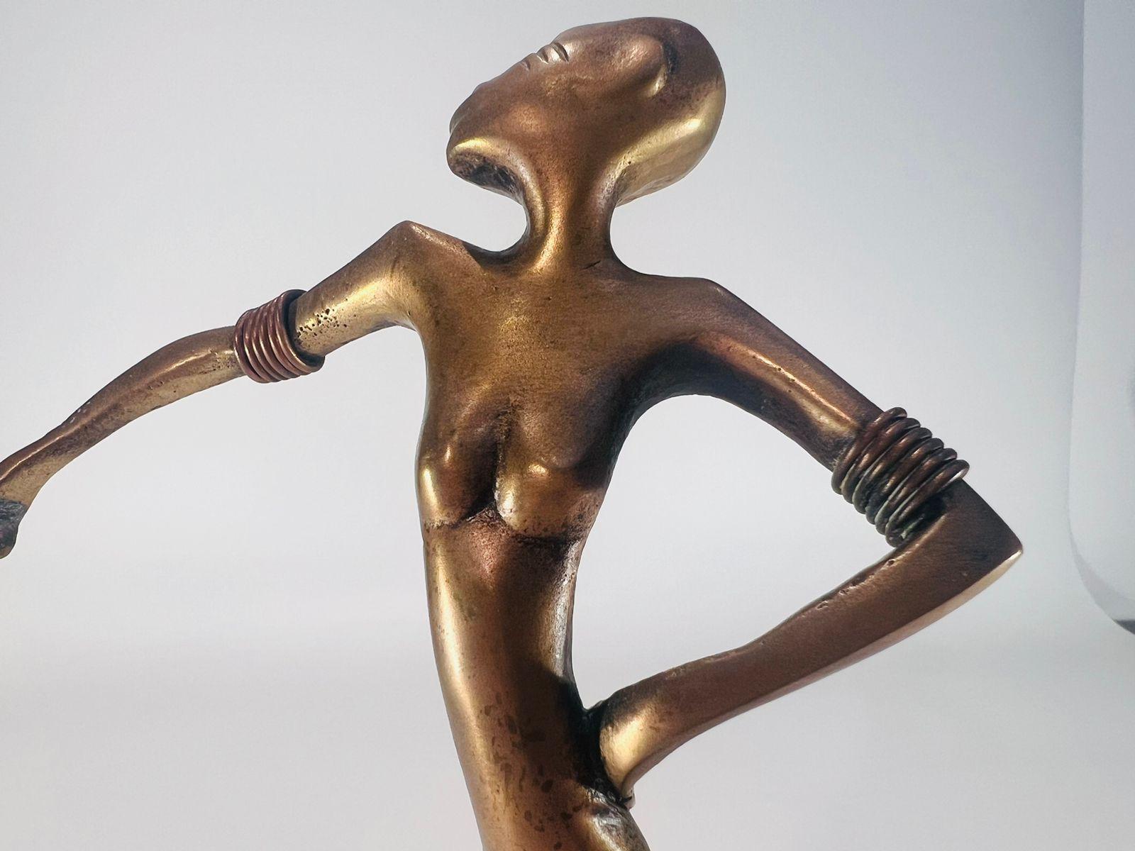 Art déco Karl Hagenauer bronze circa 1930 autrichien Art Déco danseuse africaine en vente
