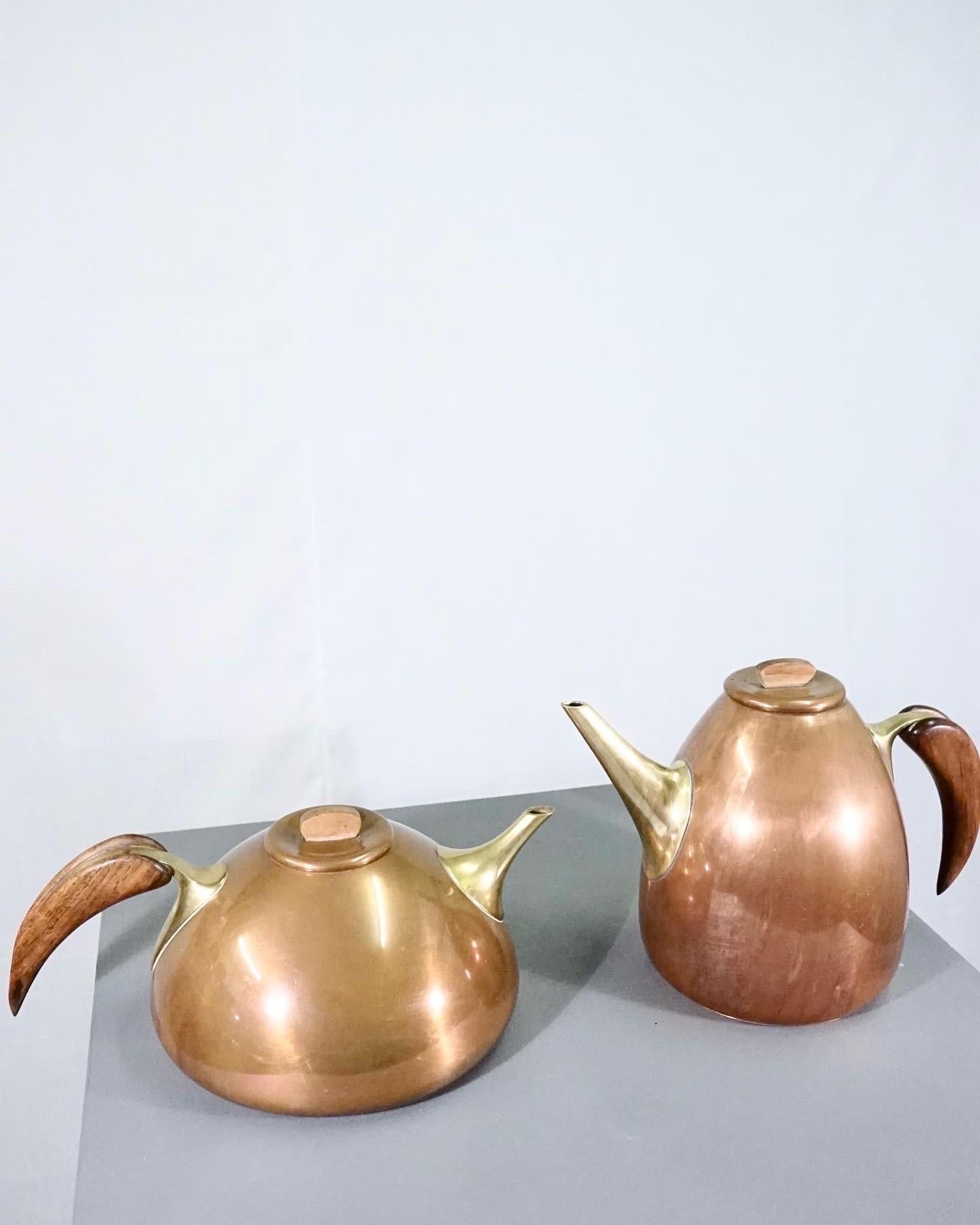 Karl Hagenauer Coffe and Tea Set in Copper and Brass by Illums Bolighus In Good Condition In Valby, 84