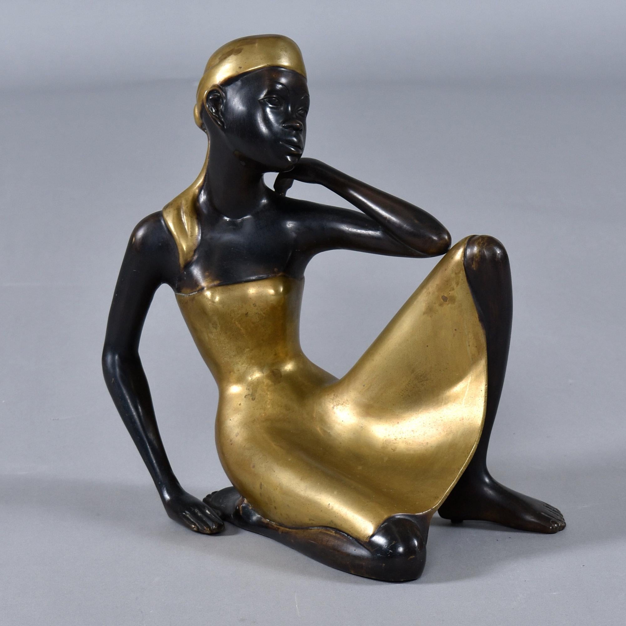 Sculpture en bronze de style Karl Hagenauer Femme africaine assise en vente 3