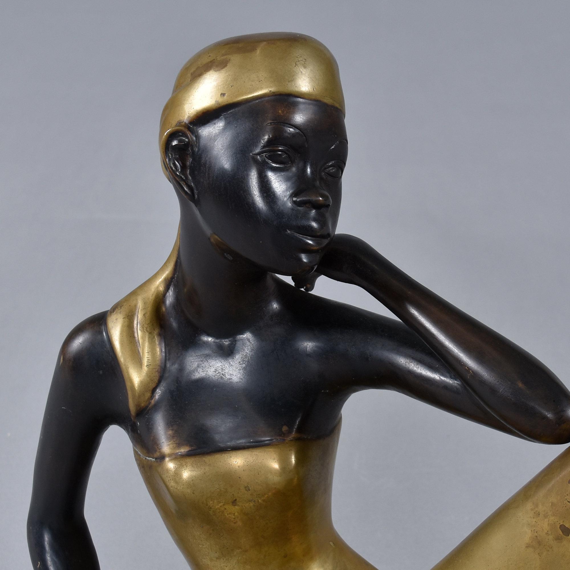 Sculpture en bronze de style Karl Hagenauer Femme africaine assise Bon état - En vente à Chattanooga, TN