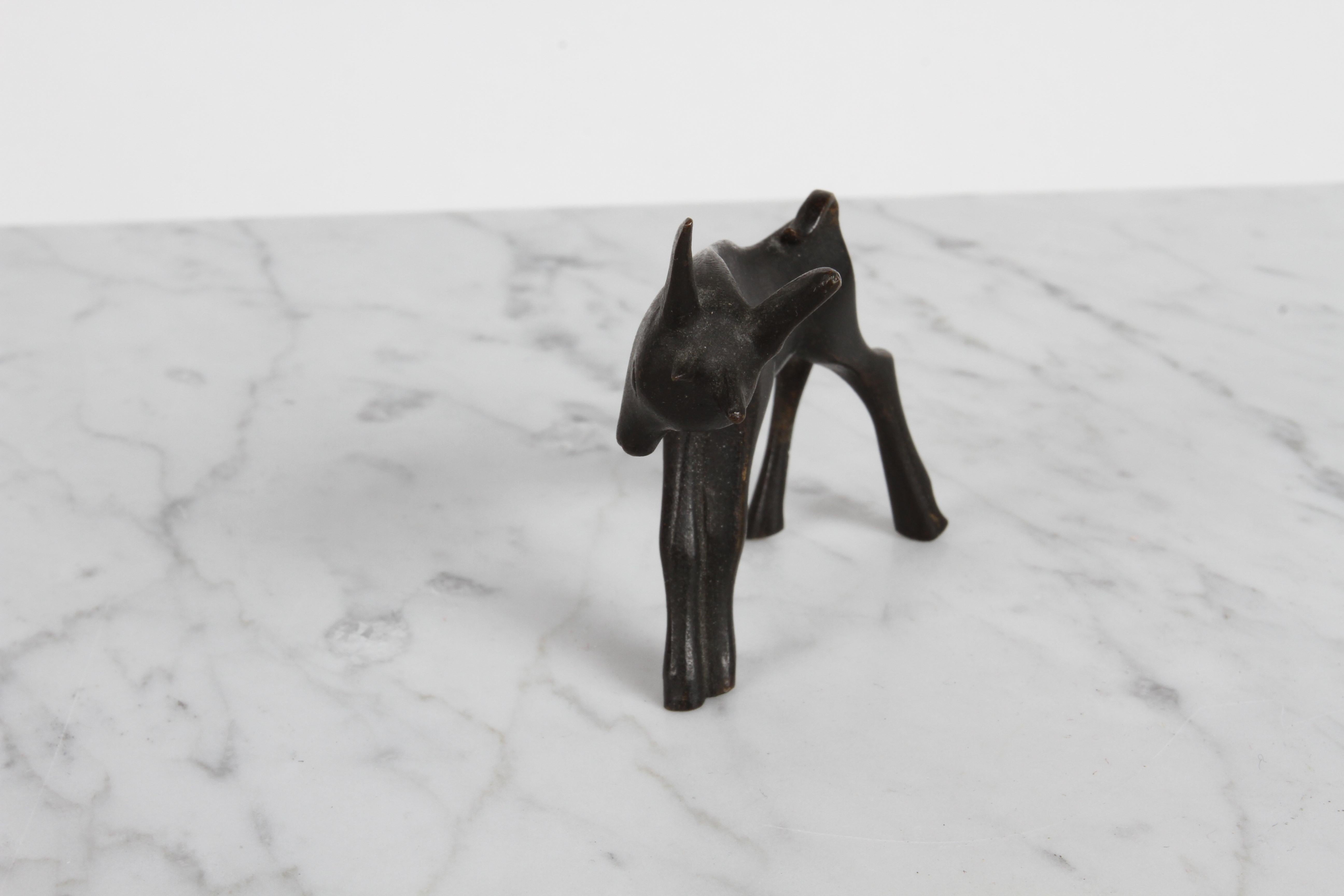 Karl Hagenauer (wHw) 1940 Wiener Werkstätte Figura in bronzo in miniatura di una capra in vendita 5