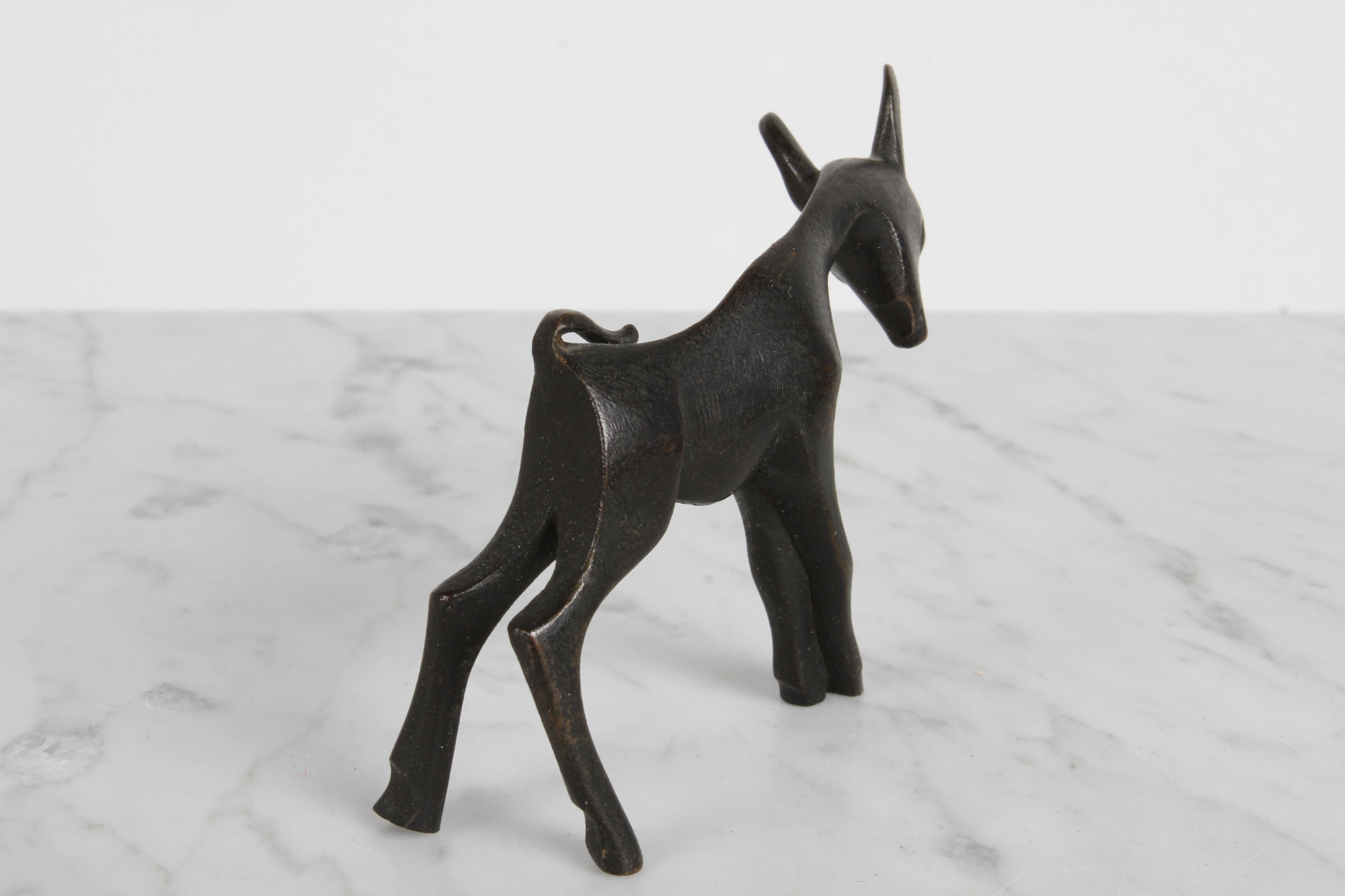Art Déco Karl Hagenauer (wHw) 1940 Wiener Werkstätte Figura in bronzo in miniatura di una capra in vendita