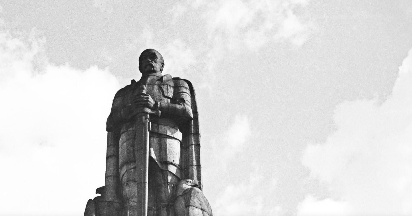 Bismarck monument at Hamburg, Germany 1936, Printed Later - Photograph by Karl Heinrich Lämmel